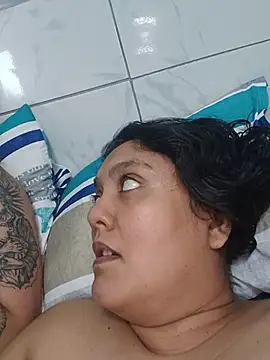 2Juicy_pussy Webcam show