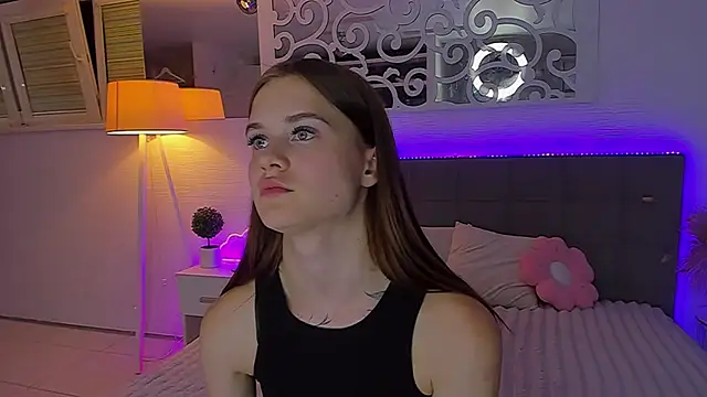 LuisaClover Chat XXX live
