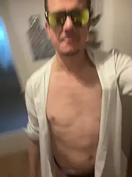 deskriptive élő XXX-chatje