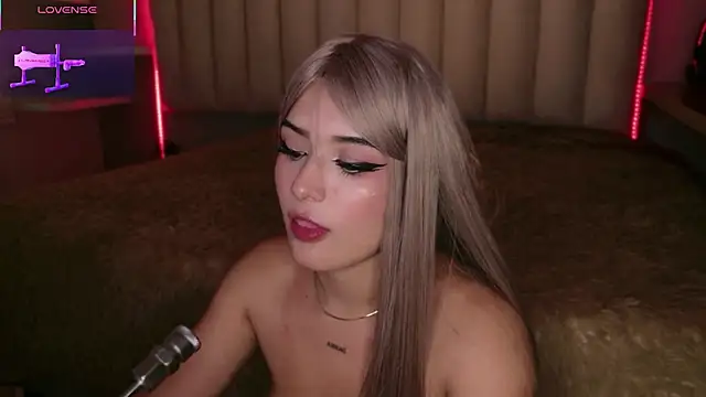Megan_mooree_'s Live XXX Chat