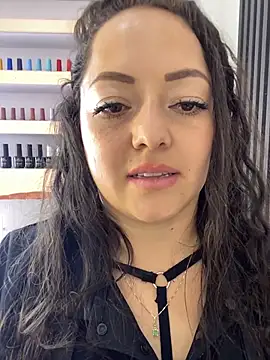 Nails_Lucia Live XXX-Chat