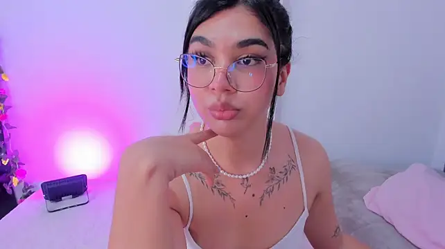 RoseCassie's Webcam Show