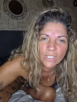 Dreamlove1n Live XXX chat