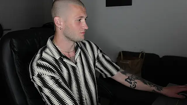 Pertunjukan Kamera Web Igor_Wilde