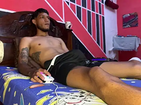 Show de tanned_boy na webcam