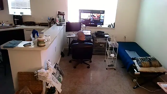 Q1357q Show in webcam