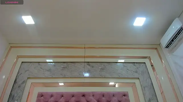 katalella_bennet Adlı Modelin Canlı XXX Sohbeti
