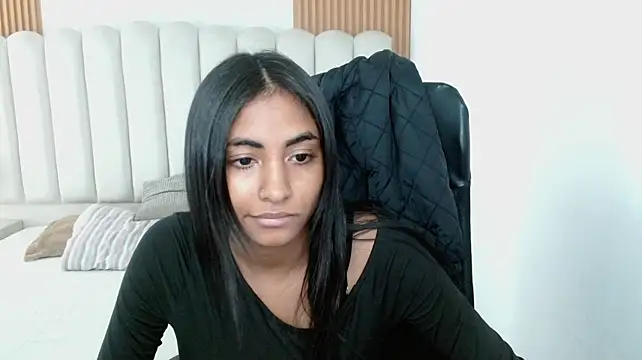 shaneelle Adlı Modelin Canlı XXX Sohbeti