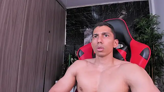 Erik_castle Show Webcam