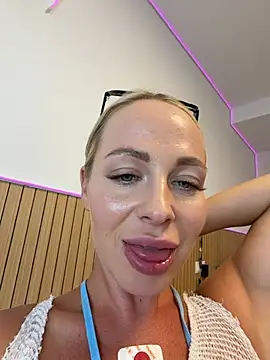 Chat +18 de streetdoll ao vivo