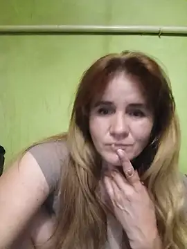 XXX chat uživo modela SannyMILF