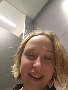 צ'אט XXX בשידור חי של Public_Katrisha