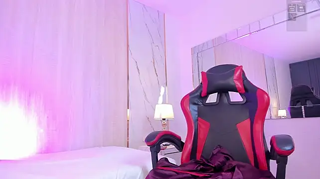 EmilyJhons__ Adlı Modelin Canlı XXX Sohbeti