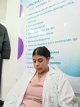 Chat +18 de SOFIA-11_ ao vivo