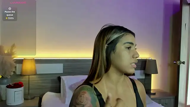 دردشة ZarahFoxx الجنسية المباشرة