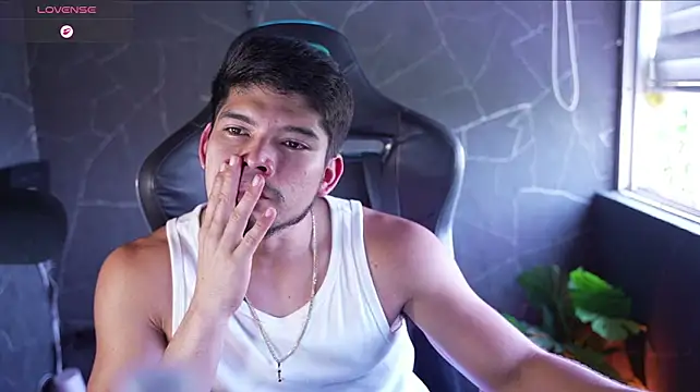 Chat +18 de David_capizzi_ ao vivo