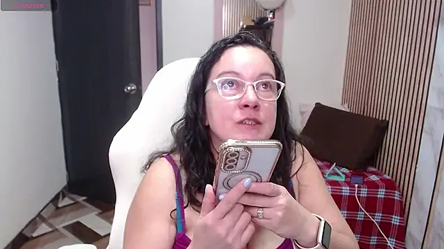 Онлайн чат XXX Sonialorens_