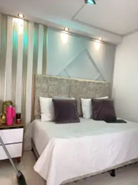 amara_queen_ Adlı Modelin Canlı XXX Sohbeti