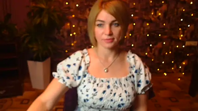 CuttieEmma's Live XXX Chat