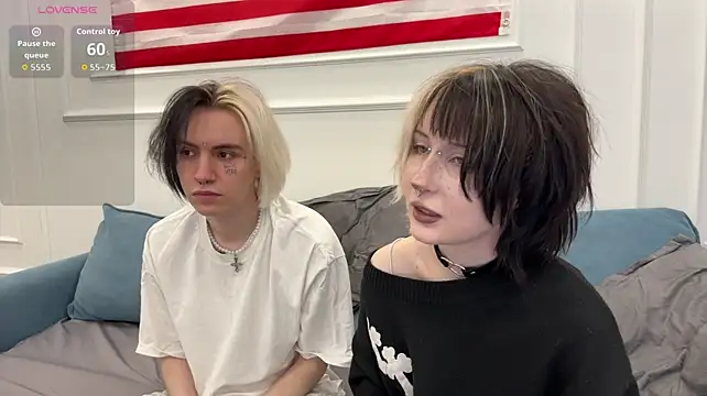 Pokazy przed kamerką – VeryRare_TwinS