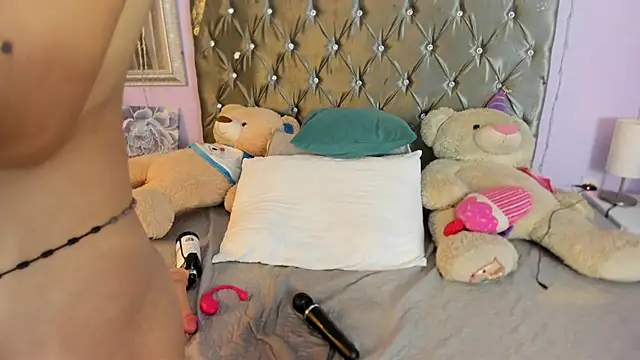 DanaPetiten Live XXX chat