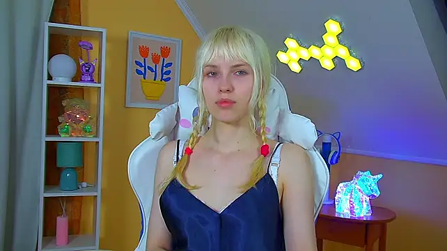 HannahHollis' Live XXX Chat