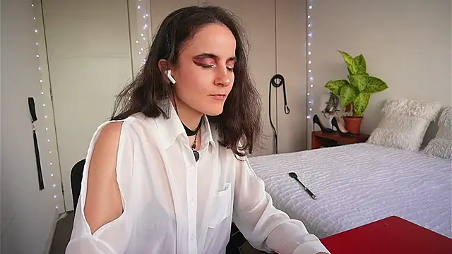 Musume_ Adlı Modelin Canlı XXX Sohbeti