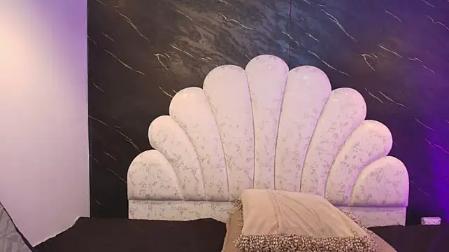 _MiaBrown_ Adlı Modelin Canlı XXX Sohbeti