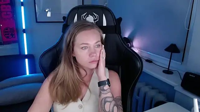 Czat XXX na żywo – holly_xglam