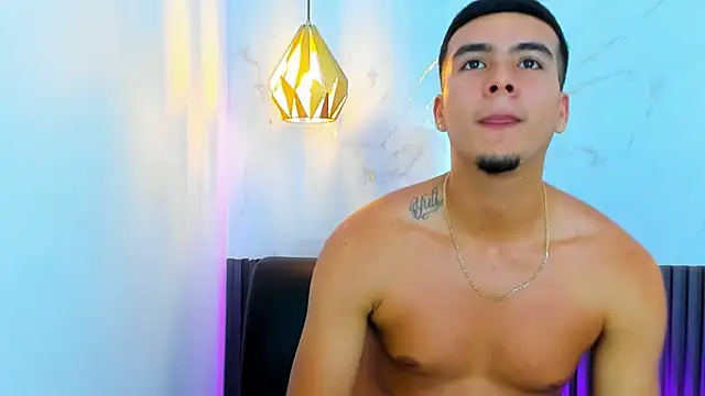 Онлайн чат XXX NickWilliams1