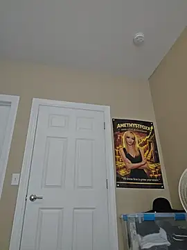 XXX chat uživo modela AmethystFoxx