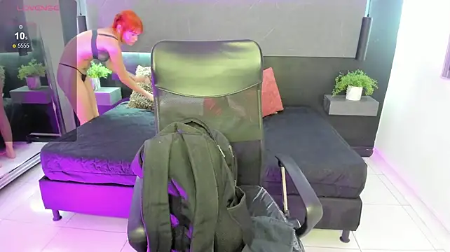 Živý XXX chat red-meggann