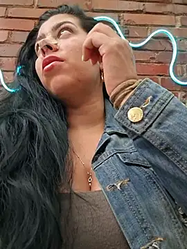 Luianna Pertunjukan Webcam