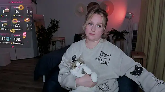 Lazy_Lady live XXX chat