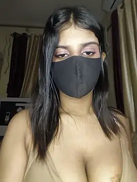 Zaayaa_2 élő XXX-chatje