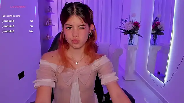 Chat +18 de dahlia_grey ao vivo