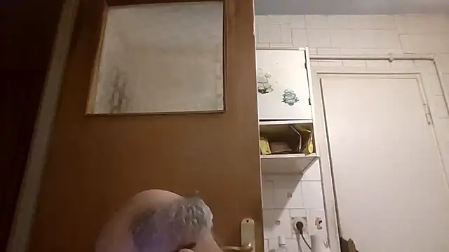 mariusica1@xh Live XXX Chat