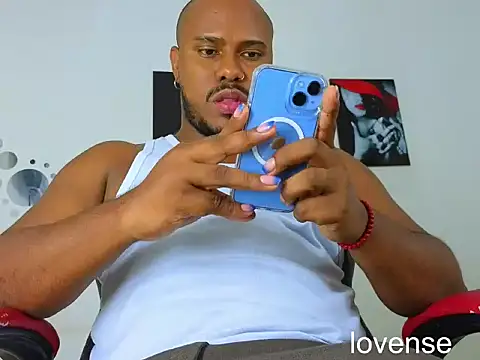 Chat XXX en directo de AlessandroHammed