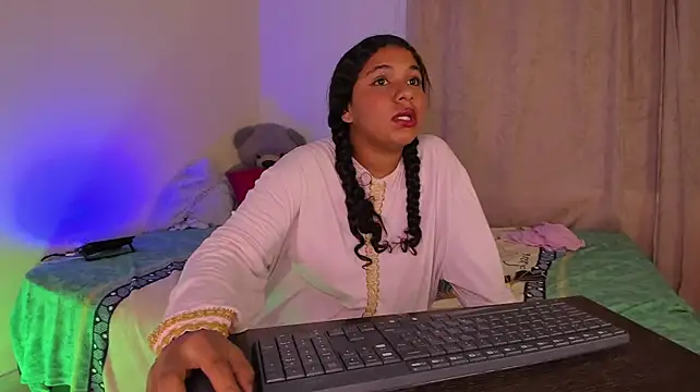 ShairaMassu Webcamshow
