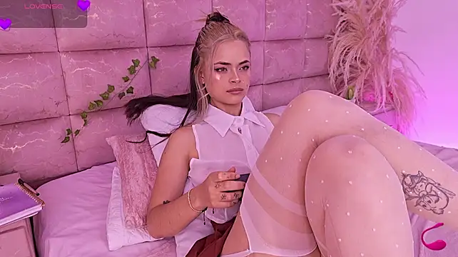 XXX chat uživo modela HannaRhodes