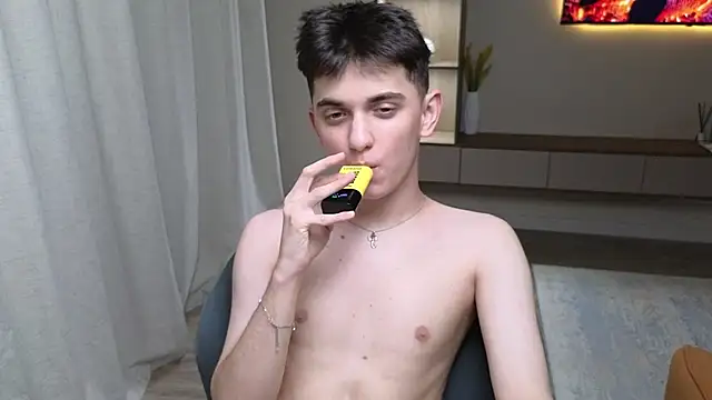 alexander_18_xxln Webbikameraesitys