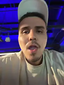 adam-rivera webkamerás műsora