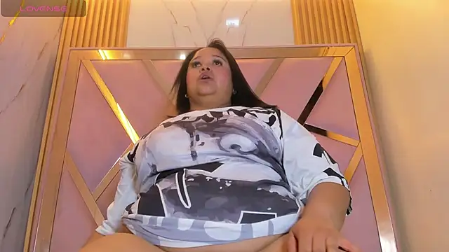 BustyyJuicy_Rs' Live XXX Chat