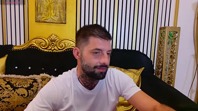 צ'אט XXX בשידור חי של TommyDum