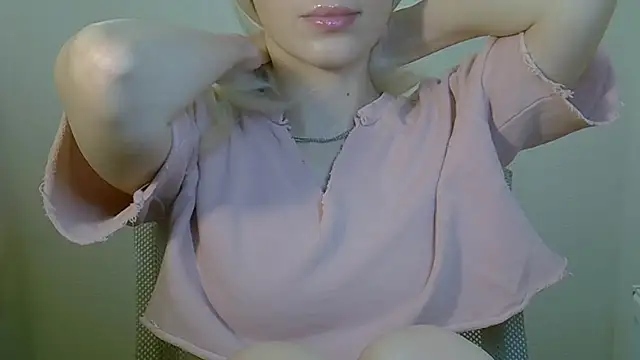 ViraVrema's Live XXX Chat