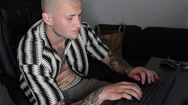 XXX chat uživo modela Igor_Wilde