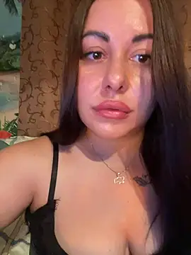 DaisyStreet Adlı Modelin Canlı XXX Sohbeti