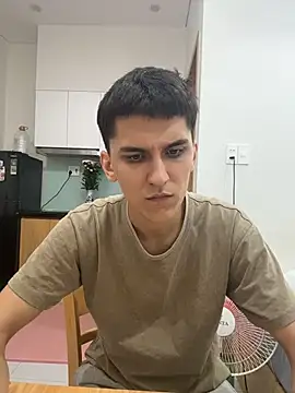 XXX chat uživo modela Adrian_Coles