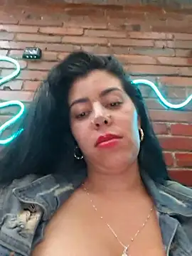 Luianna Chat XXX live