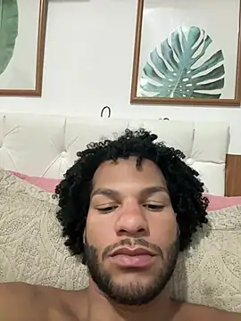 Ygor2815 Show in webcam